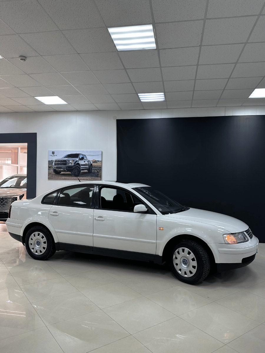 1(64) Volkswagen Passat B5 1997 г., с пробегом 300.000 км — изображение 1