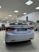 Hyundai Elantra 2011 г., с пробегом 364.000 км — изображение 3