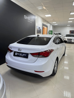 Hyundai Elantra 2015 г., с пробегом 156.000 км — изображение 3