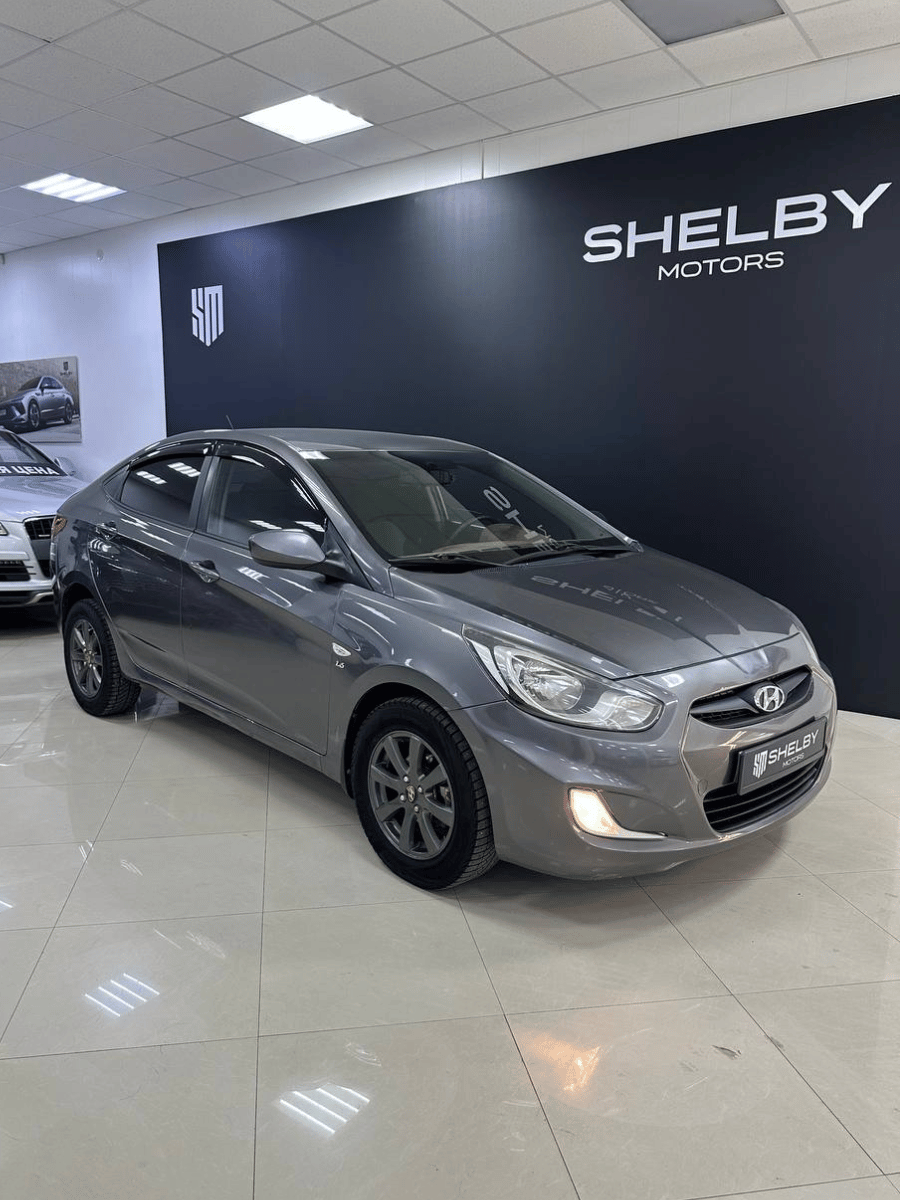 8(32) Hyundai Accent 2011 г., с пробегом 240.000 км — изображение 1