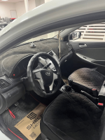 Hyundai Accent 2011 г., с пробегом 216.000 км — изображение 2